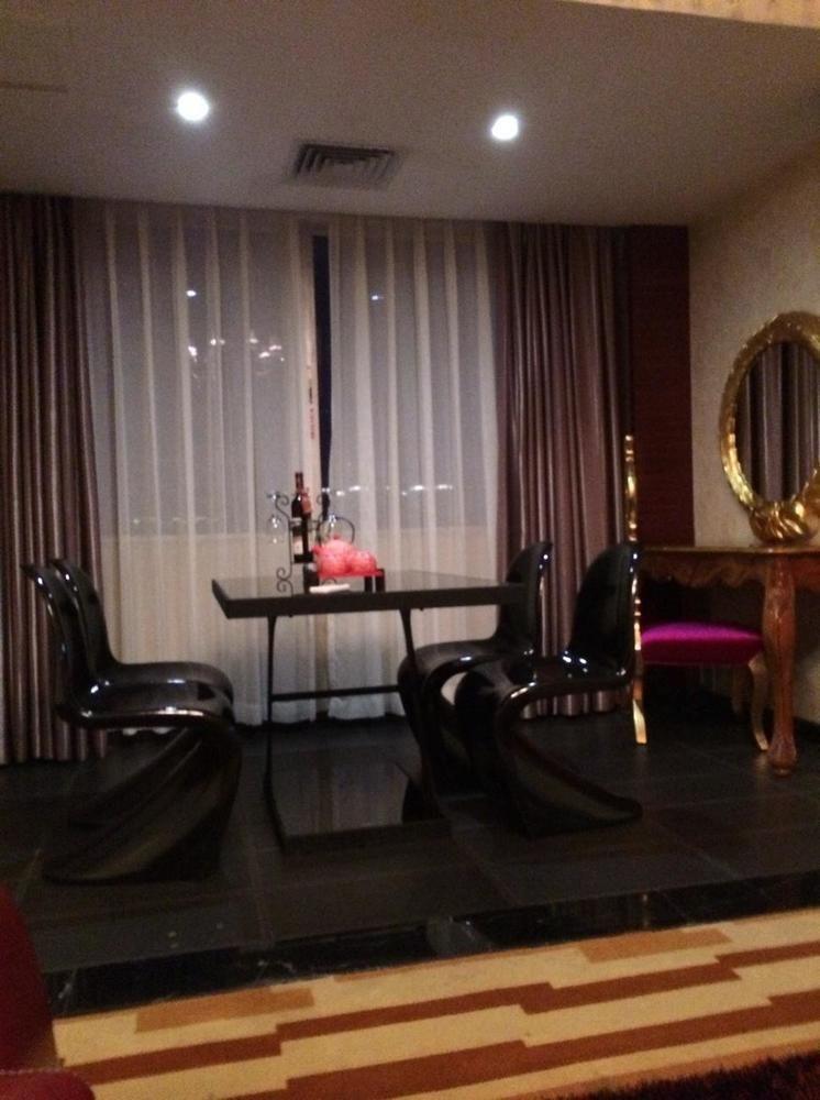 Huangma Holiday Hotel Haikou  Esterno foto