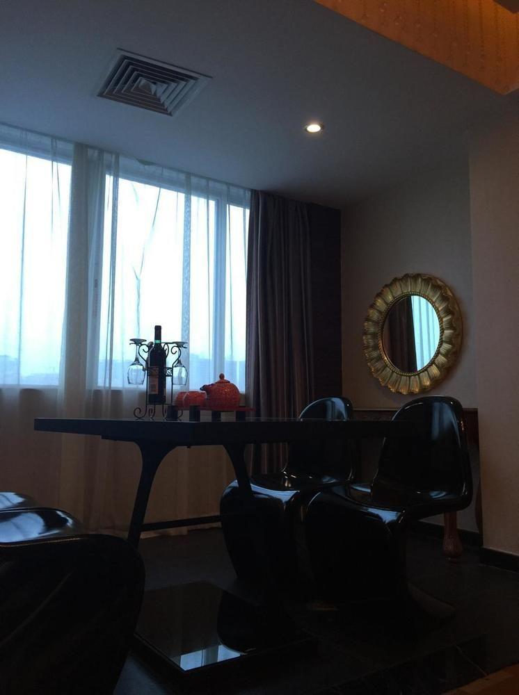 Huangma Holiday Hotel Haikou  Esterno foto
